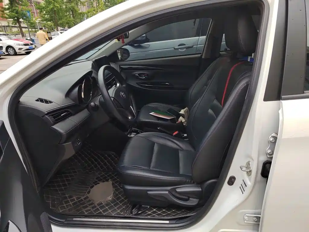 Toyota Yaris L