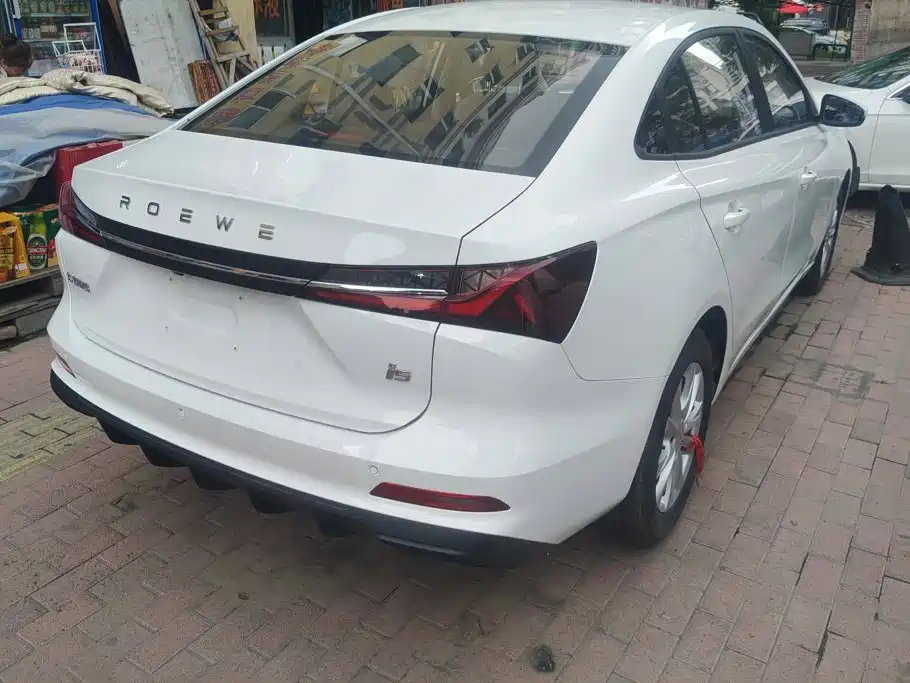 Roewe i5