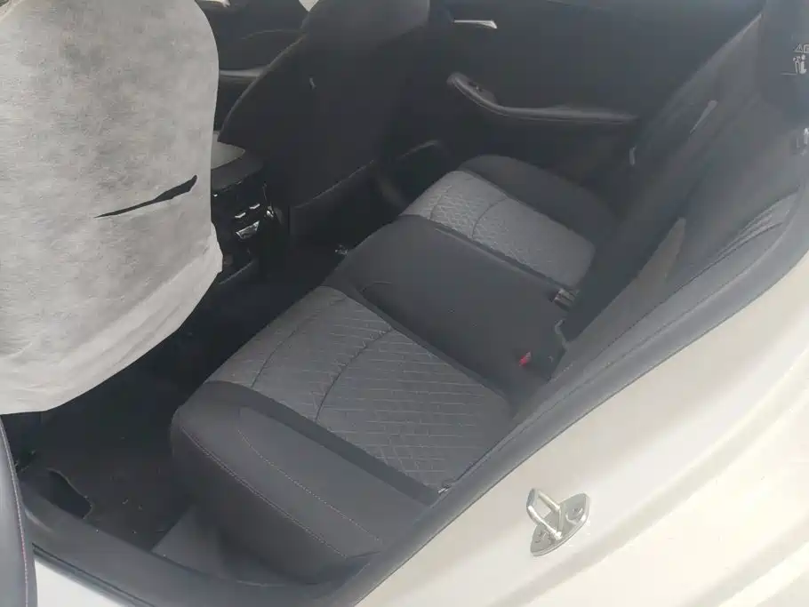 Roewe i5