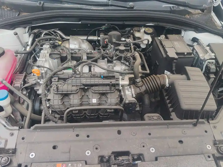Roewe i5