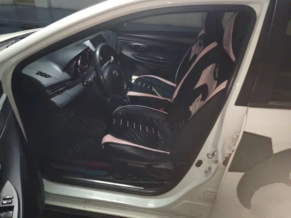 Toyota Yaris L