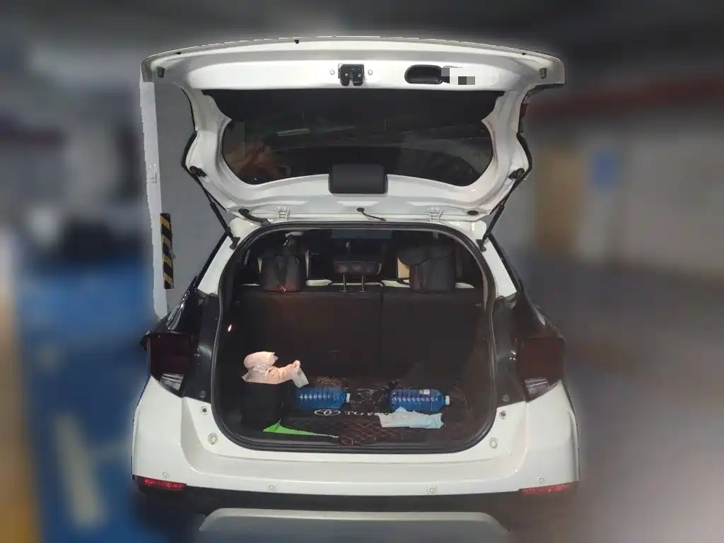 Toyota Yaris L