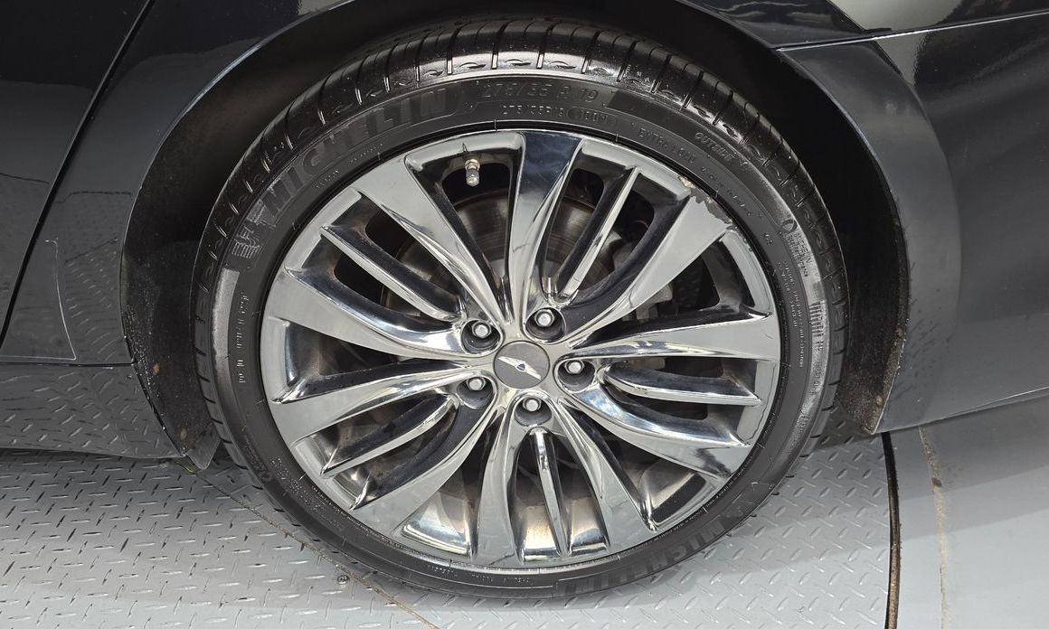 Hyundai Genesis
