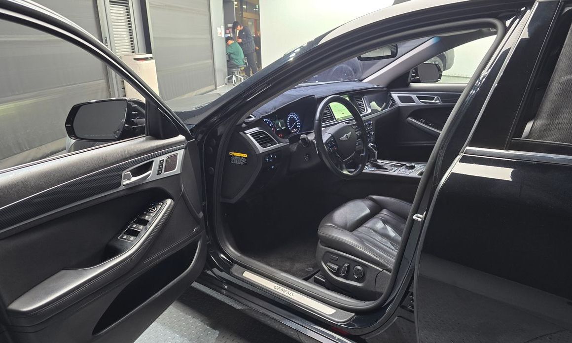 Hyundai Genesis