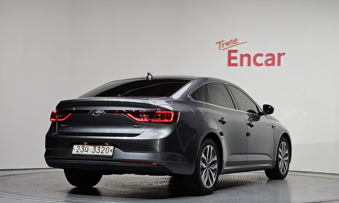Renault SM6