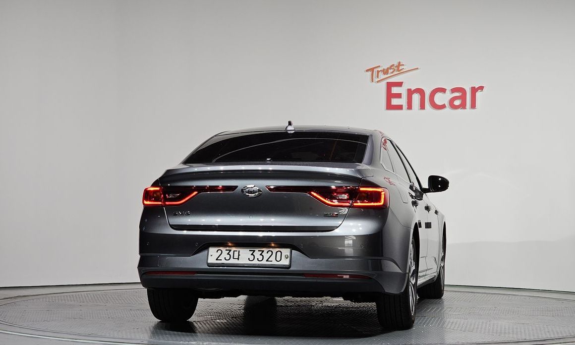 Renault SM6