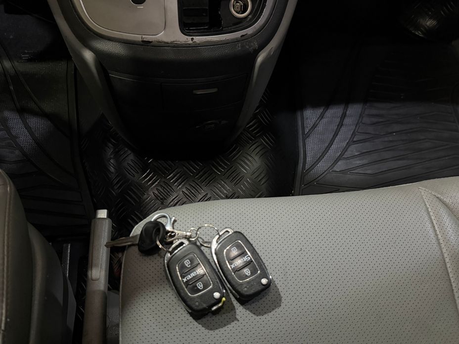 Hyundai Starex