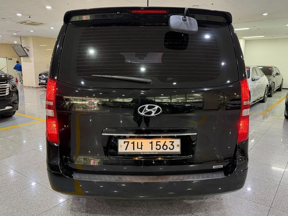 Hyundai Starex