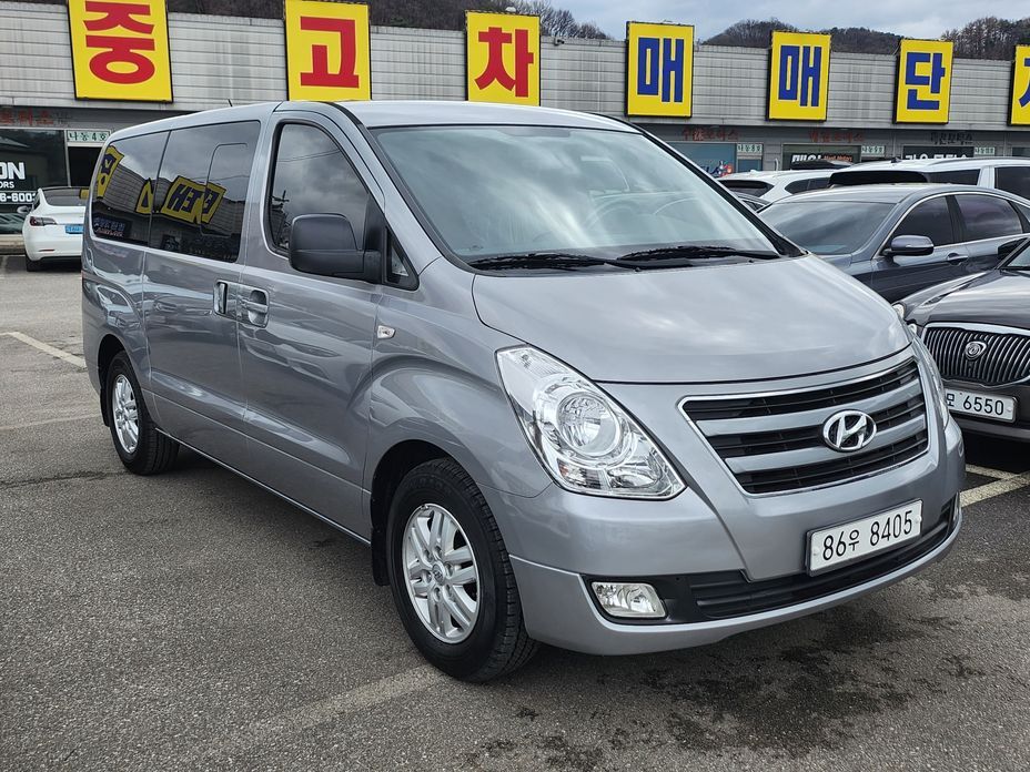 Hyundai Starex