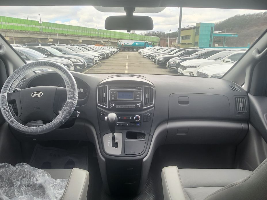 Hyundai Starex