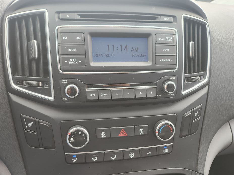 Hyundai Starex