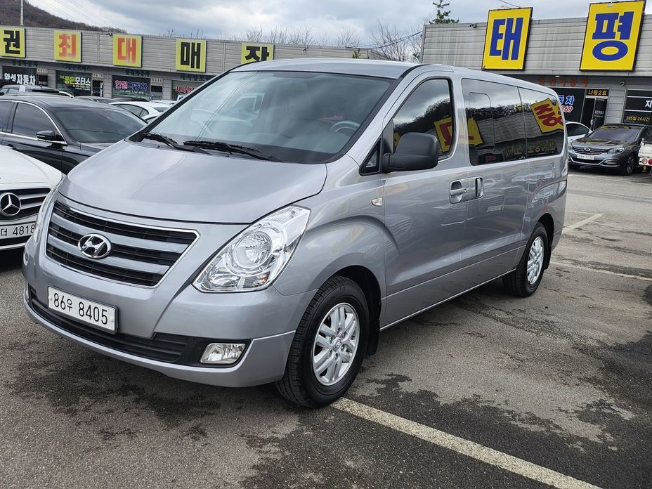 Hyundai Starex