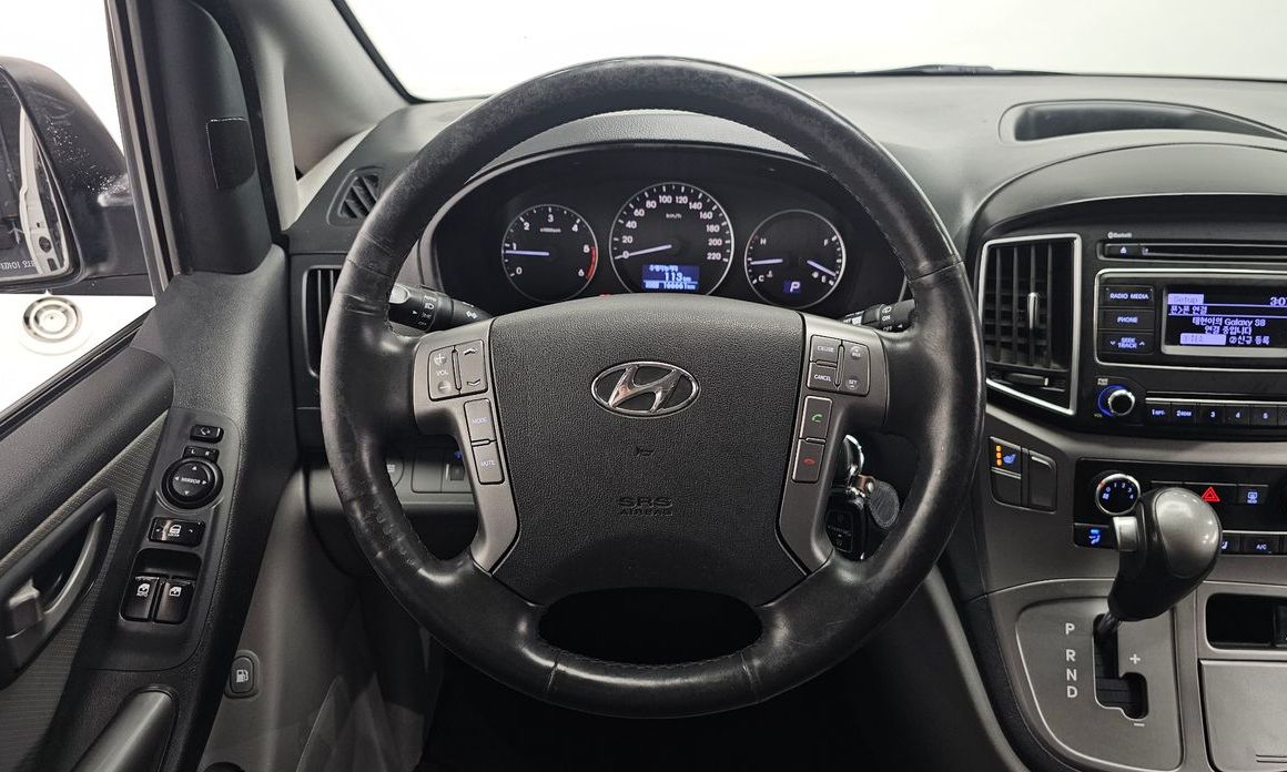 Hyundai Starex