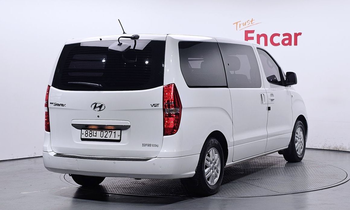 Hyundai Starex