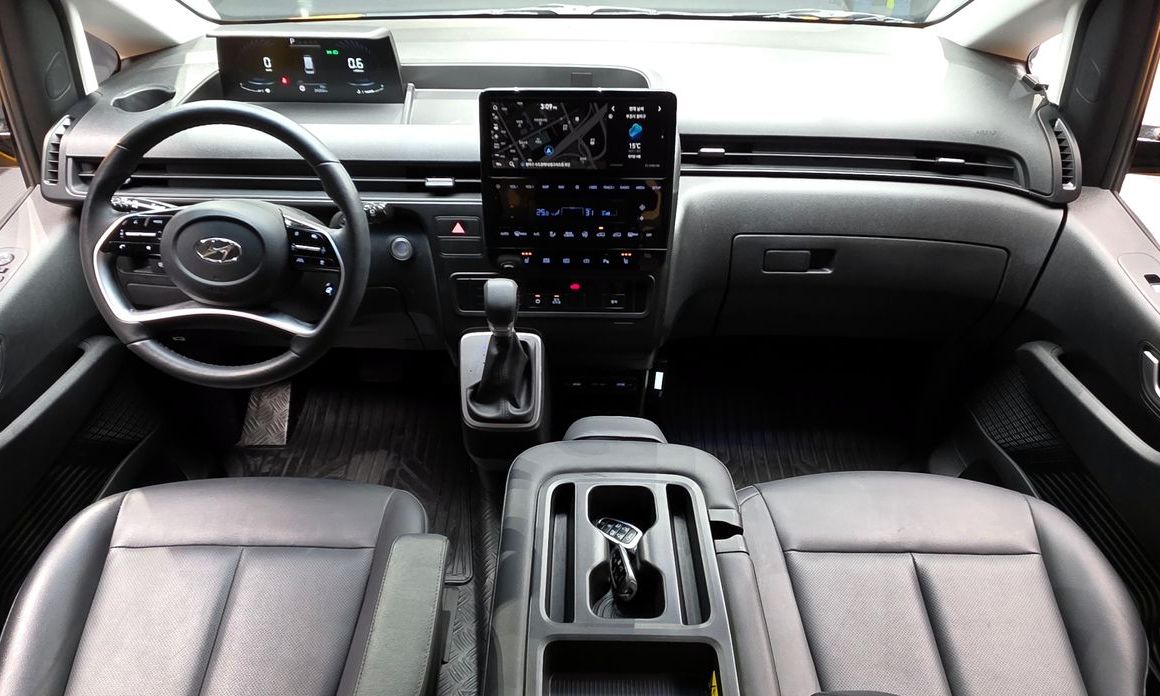 Hyundai Staria