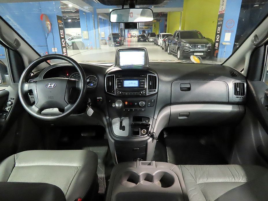 Hyundai Starex