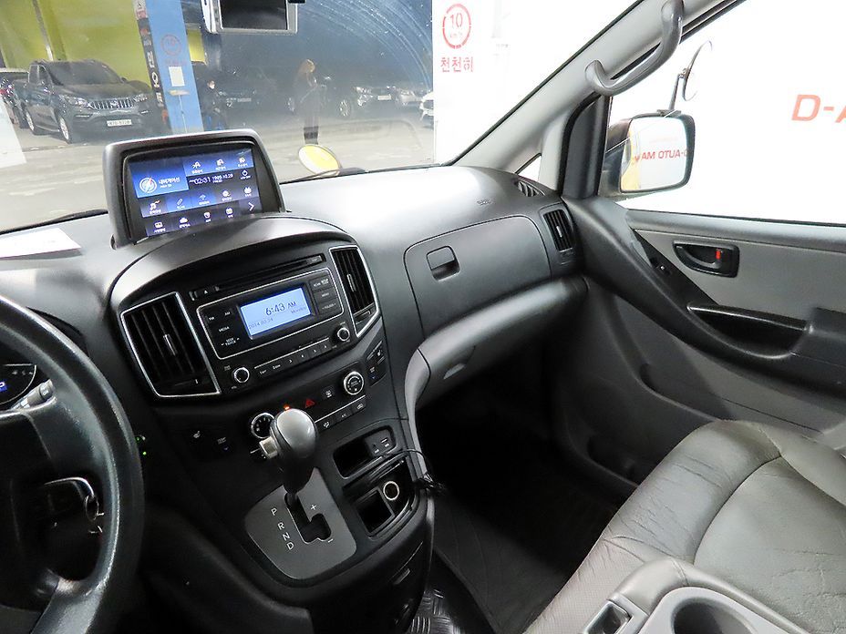 Hyundai Starex