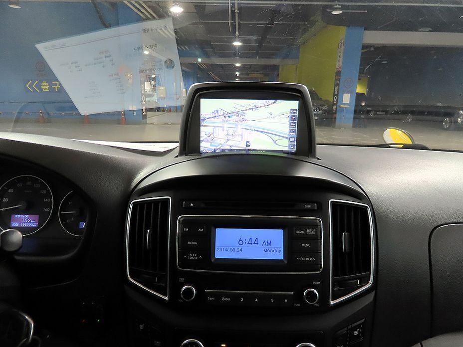 Hyundai Starex