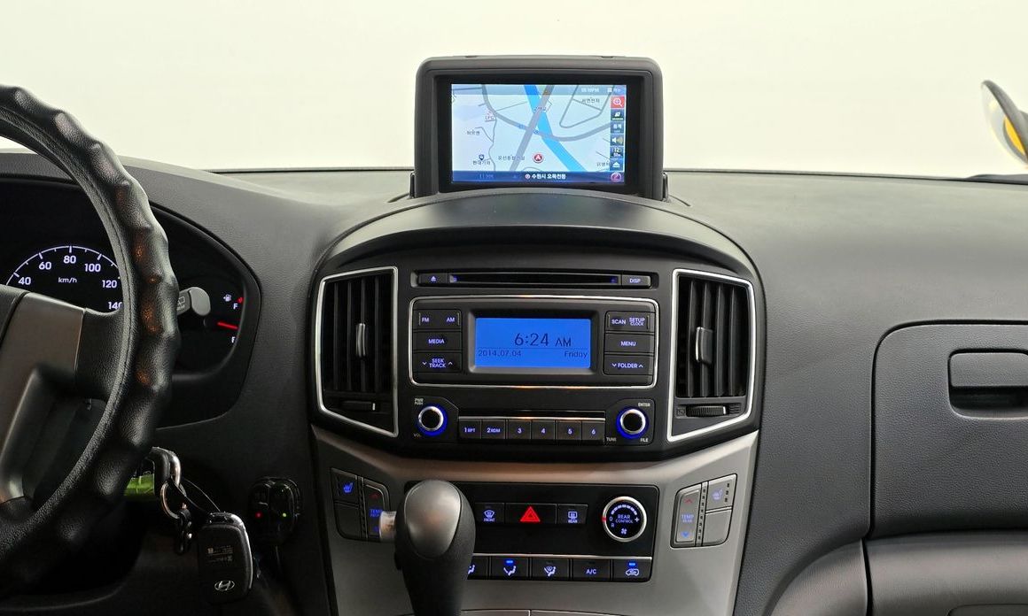 Hyundai Starex