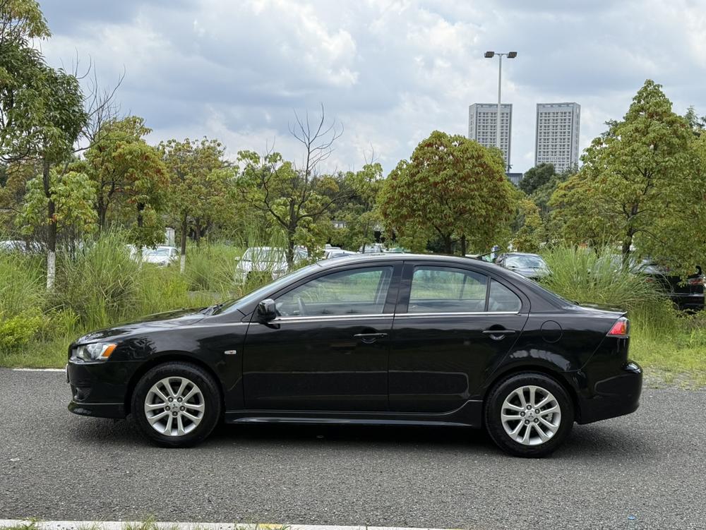 Mitsubishi Lancer EX