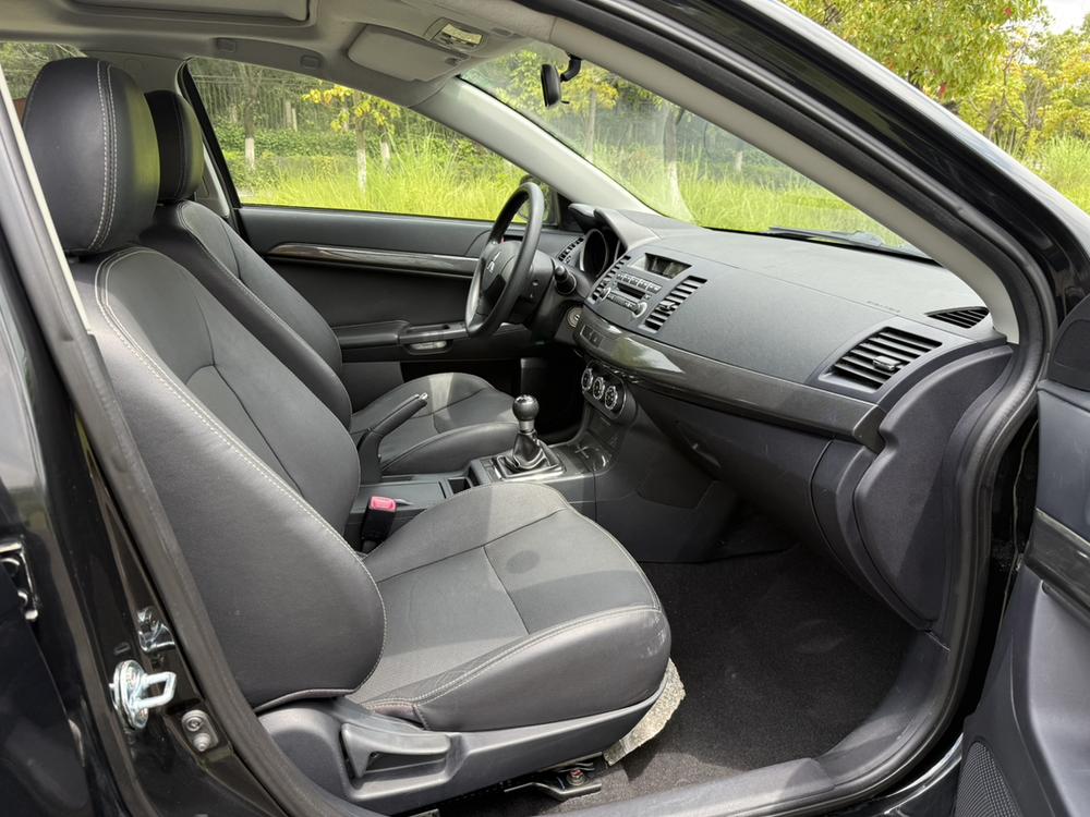 Mitsubishi Lancer EX