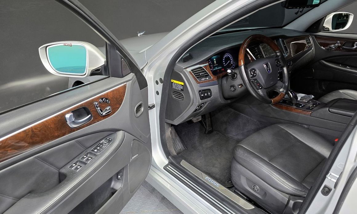 Hyundai Equus