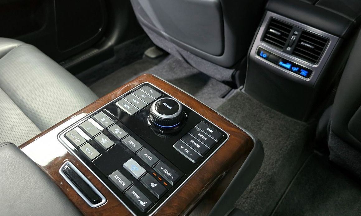 Hyundai Equus