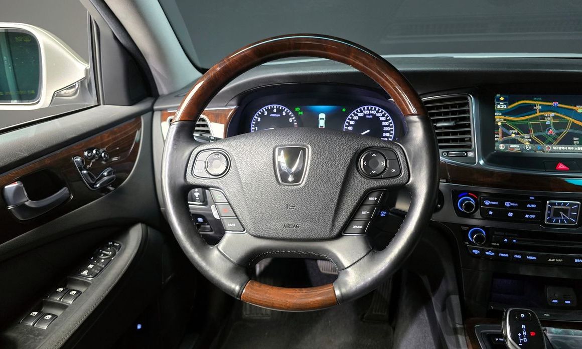 Hyundai Equus