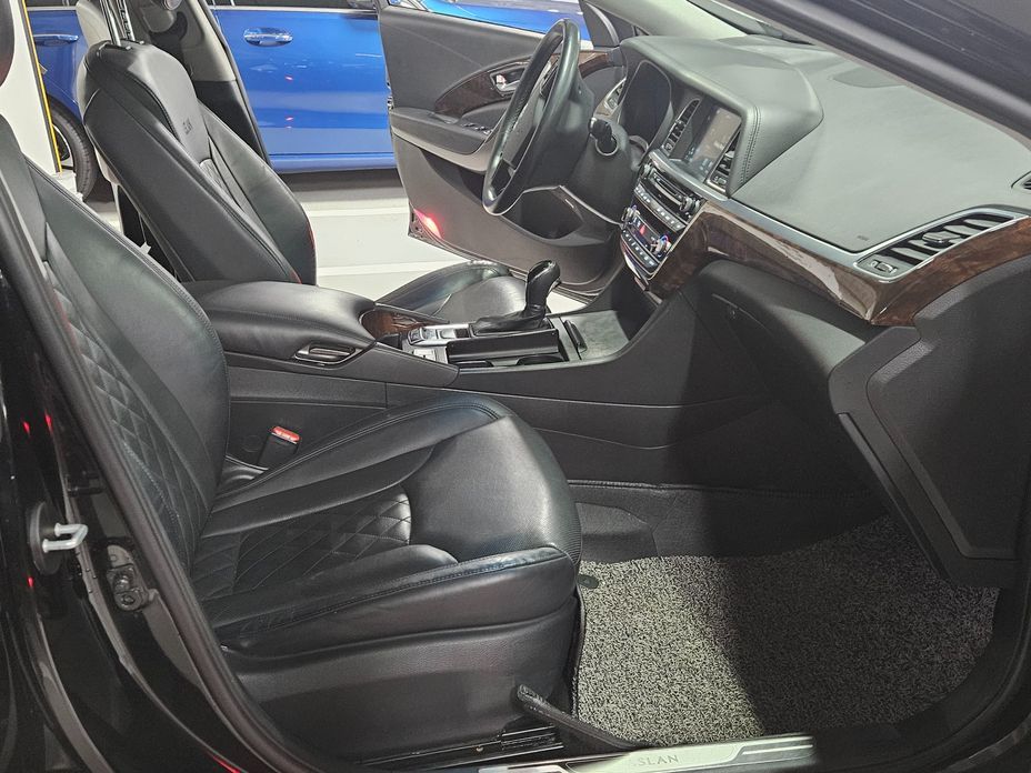 Hyundai Aslan