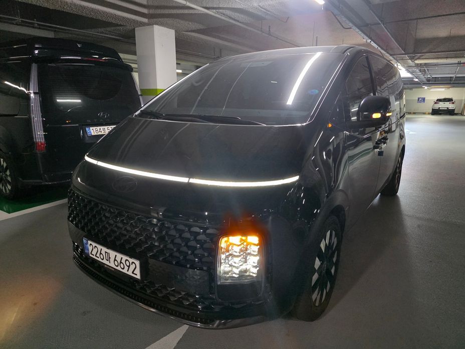 Hyundai Staria