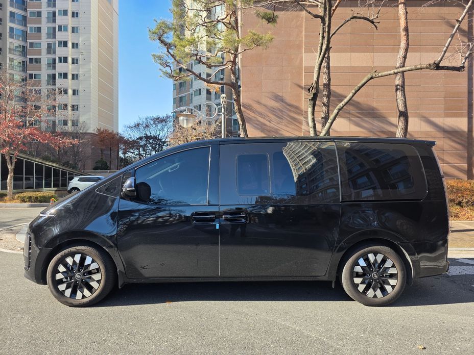Hyundai Staria