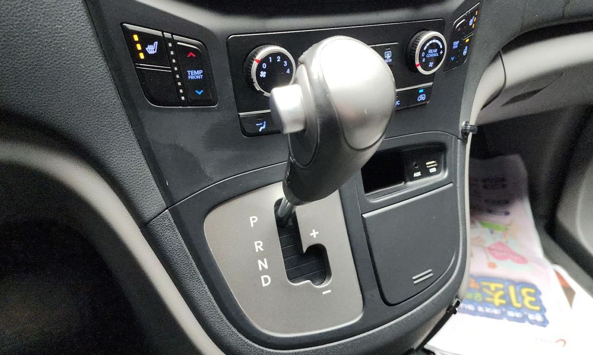 Hyundai Starex