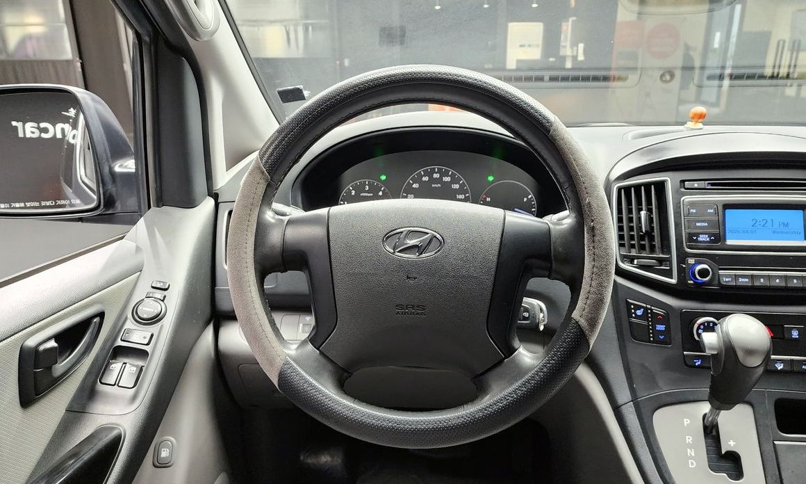 Hyundai Starex