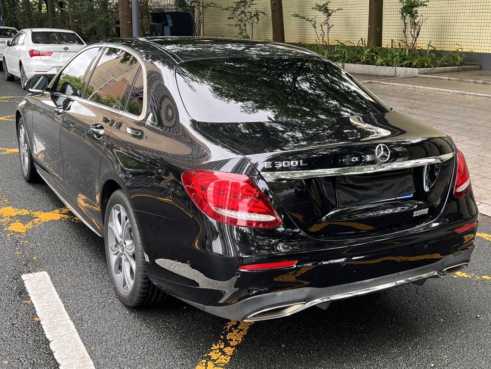 Mercedes-Benz Mercedes-Benz E-Class