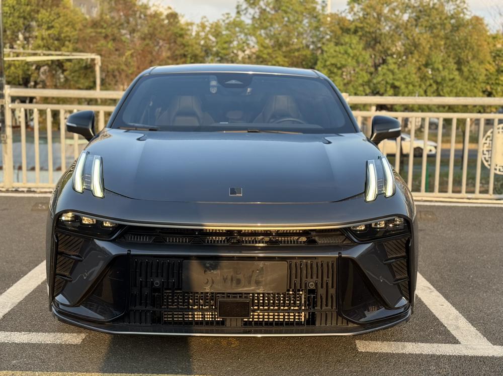 Lynk Lynk & Co 03