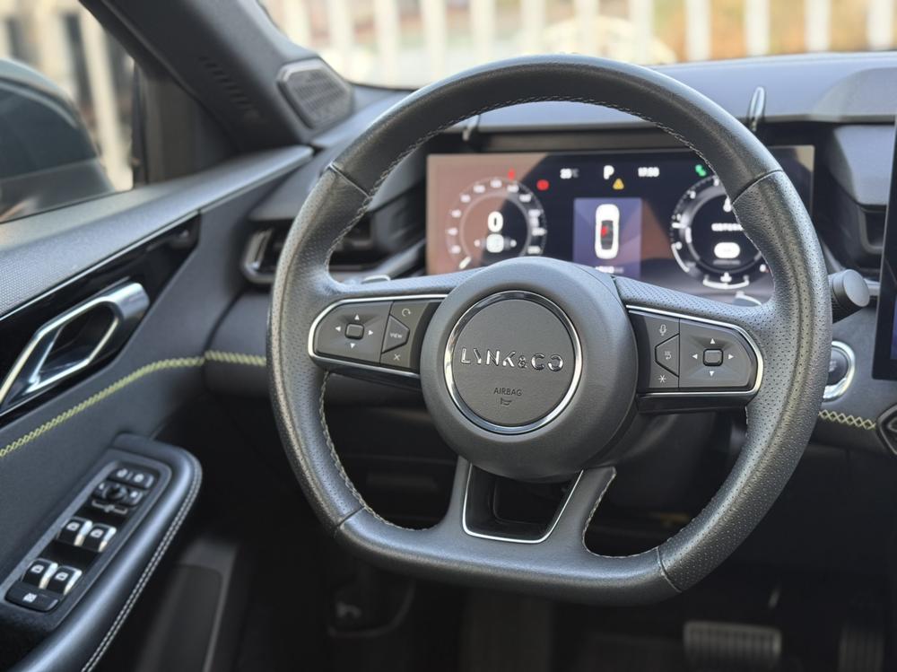 Lynk Lynk & Co 03