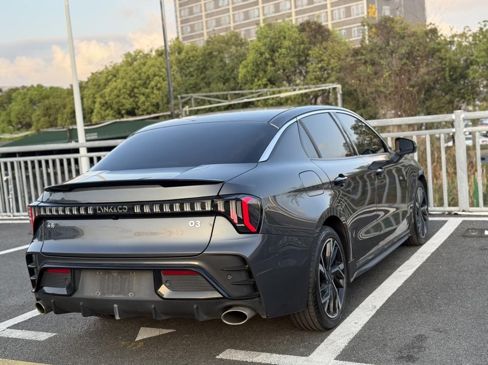 Lynk Lynk & Co 03