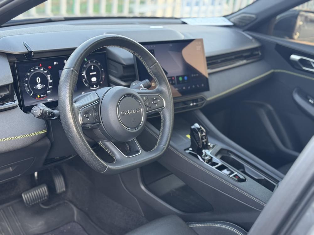 Lynk Lynk & Co 03