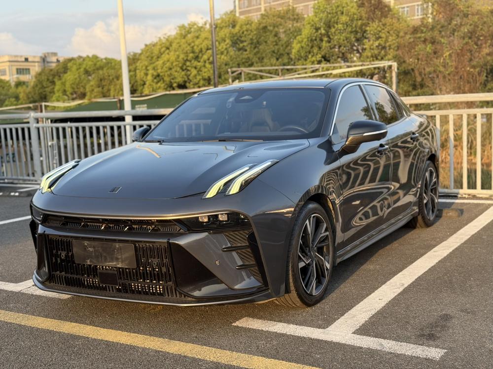 Lynk Lynk & Co 03