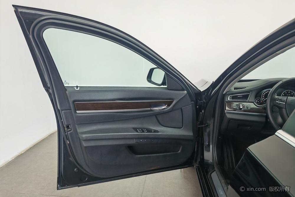 BMW BMW 7-Series