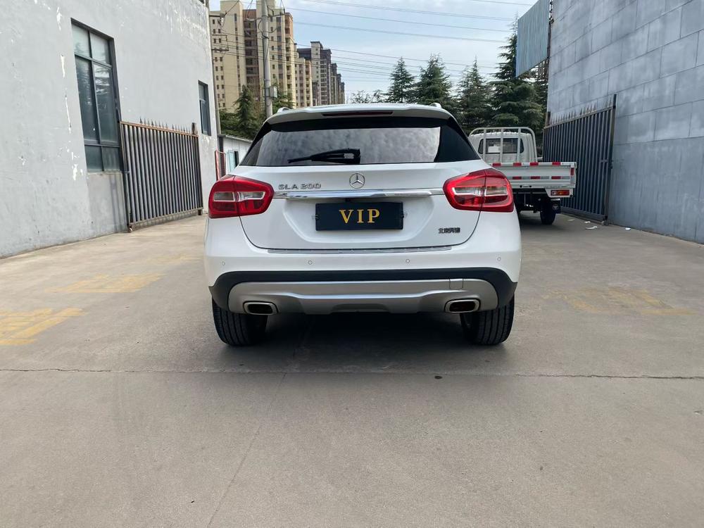 Mercedes-Benz Mercedes-Benz GLA