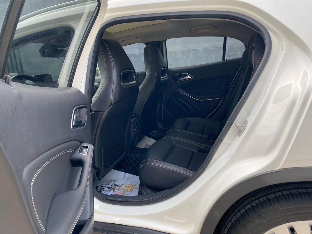 Mercedes-Benz Mercedes-Benz GLA