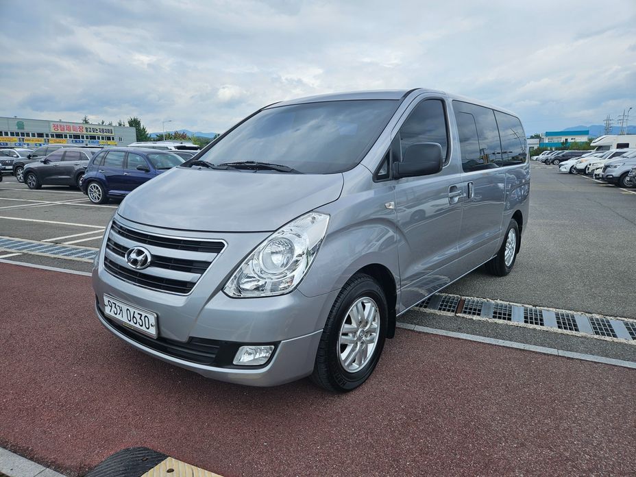 Hyundai Starex
