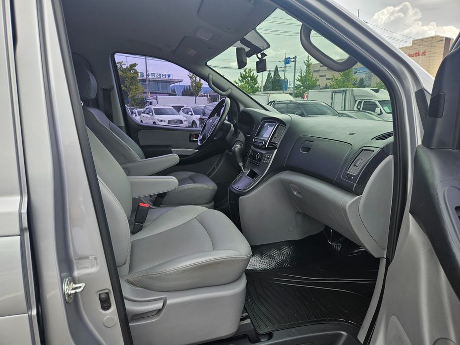 Hyundai Starex