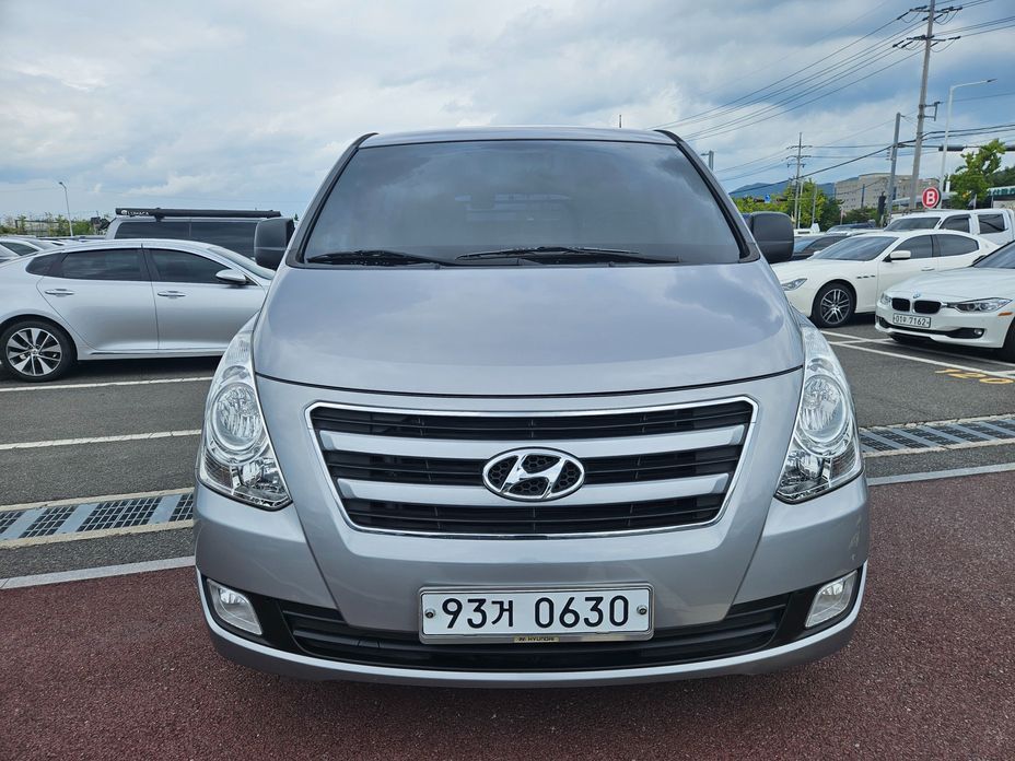 Hyundai Starex