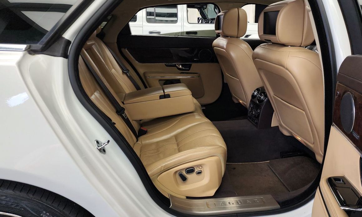 Jaguar XJ