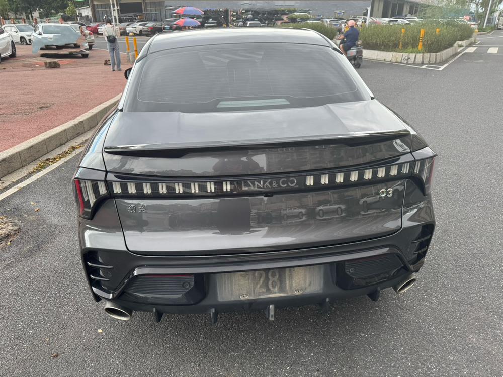 Lynk Lynk & Co 03