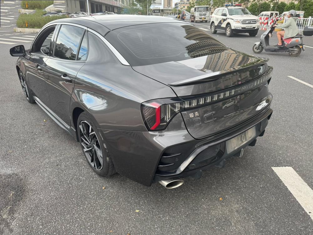 Lynk Lynk & Co 03