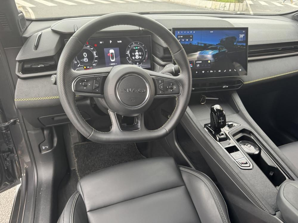 Lynk Lynk & Co 03