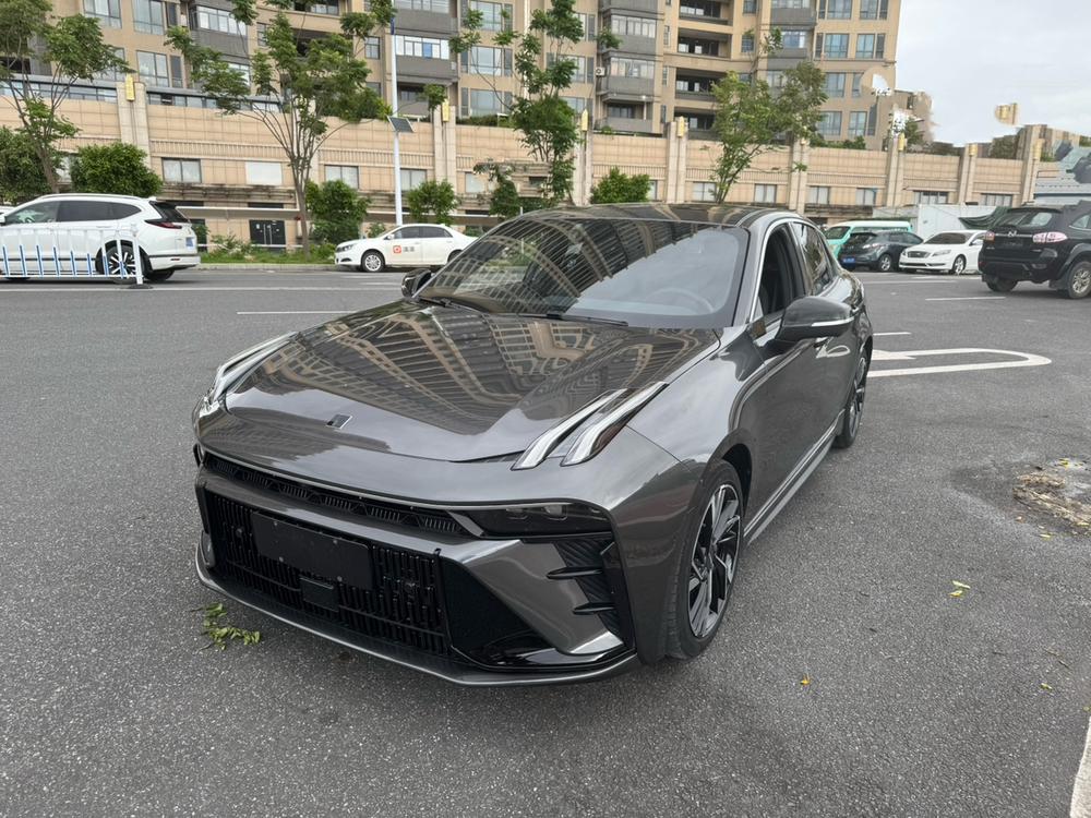 Lynk Lynk & Co 03